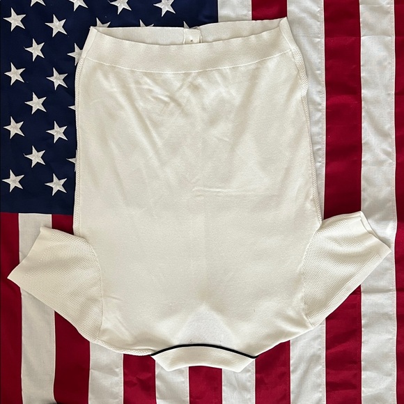 White Short Sleeve Button-Up Shirt - Picture 5 of 7